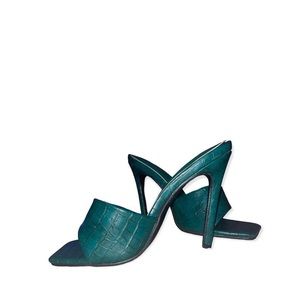 Emerald Green Snakeskin Heels (Size 7.5)